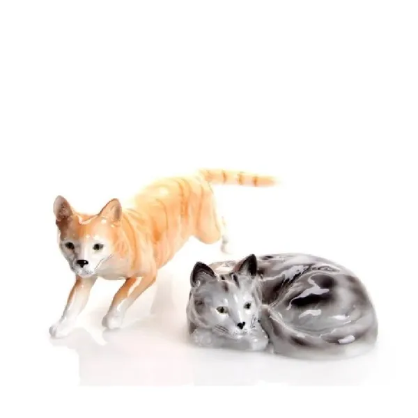 445/40 - Cat porcelain figure, 6 cm, red lacquered