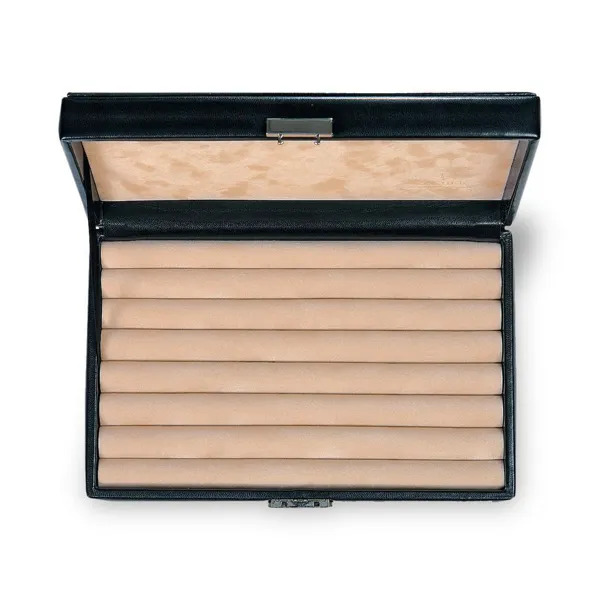 2010.290443 - Ring case new classic black
