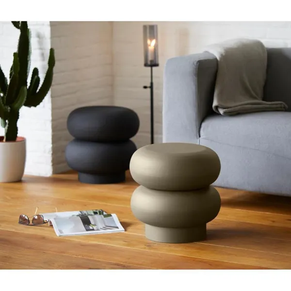 257010 - Charly Hocker, graubraun