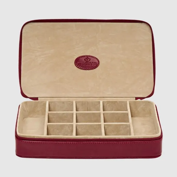 803398.00 - Charm box for travelling Merino red