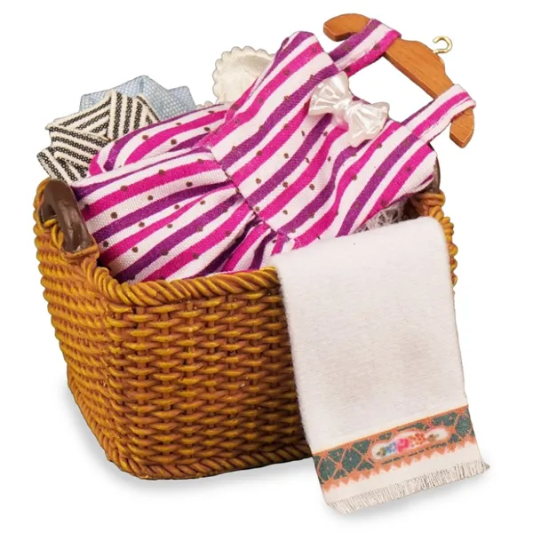 1.826/1 - Laundry basket, filled, miniature