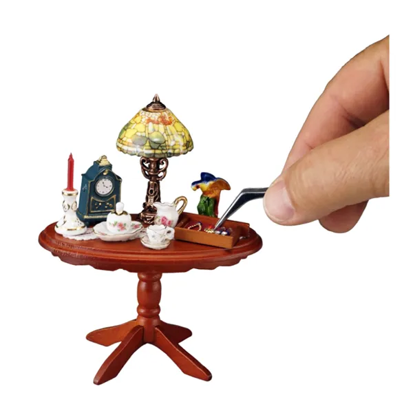 001.821/5 - Table "Antiques", miniature