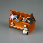 001.854/0 - Gefüllte Spielzeugtruhe, Miniatur im Maßstab 1:12