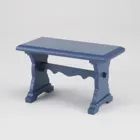Blauer Esstisch aus Holz, leer